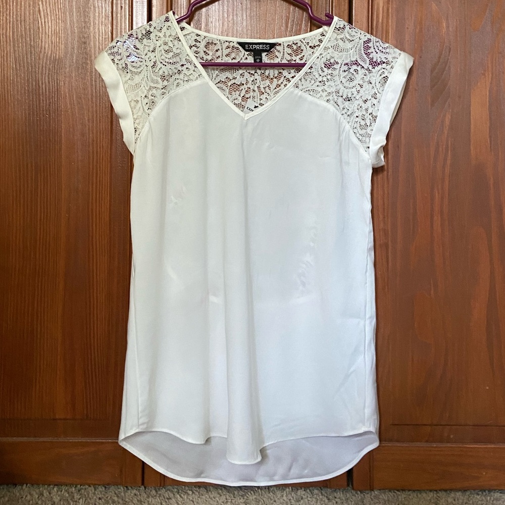 Express Elegant Sleeveless Lace Top